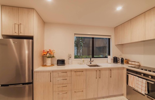 Addington Maison | Cozy 2-Bedroom - Kitchen Yard Central Location