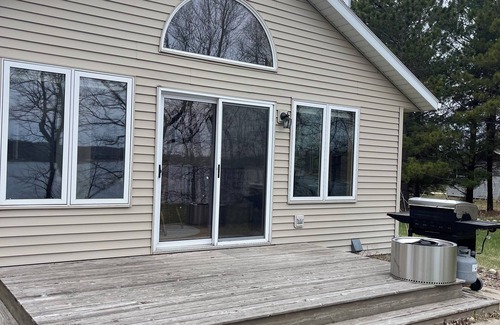 Farwell Cabine | Cozy 2-bedroom cabin on charming Grant Lake in Holmes City