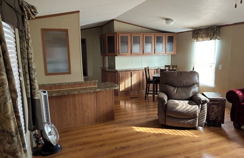 Freedom Maison | Cozy 2-bedroom Mobile Home in Freedom, OK