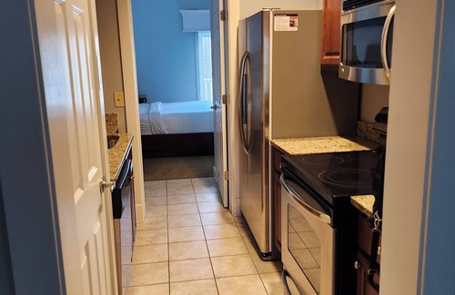 Lackey Station Balnéaire | Cozy 2-bedroom cottage in Williamsburg w/ WiFi, fitness room, pools & hot tubs
