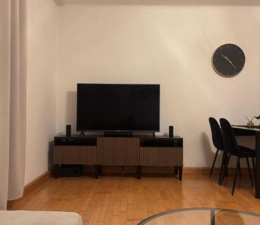 Simmering Appartement | Cozy 2-Bedroom Retreat Near Subway and City Center