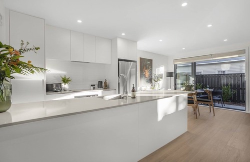 Lower Hutt Maison | Modern, spotless 2 bedroom Townhouse close to Lower Hutt city and all amenities