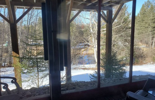 Mont-Tremblant Appartement | Cozy 2 bedroom with fireplace and small swimmable lake 15 min from Mt Tremblant