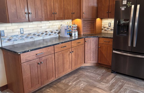 Watertown Maison | Cozy 2 br Home - Fireplace, Man Cave, Office, & Heated Garage Spaces