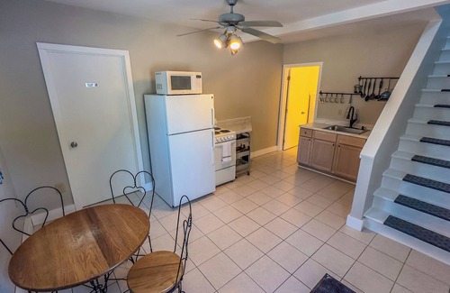 Wabasha Cabine | Cozy 2 story cabin with 1 bedroom on the bluffs above Wabasha