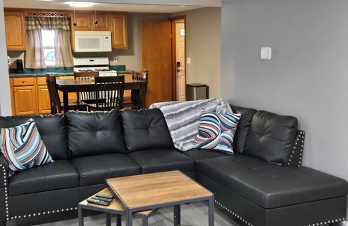 Loudonville Maison | Cozy 2Bdr in Heart of Mohican for 5pax