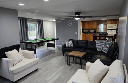 Loudonville Maison | Cozy 2Bdr in Heart of Mohican for 5pax