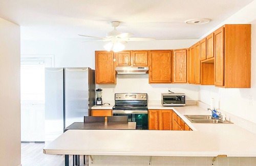 Macomb Maison | Cozy 2BR, 1BA Getaway in Macomb, IL