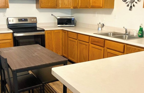Macomb Maison | Cozy 2BR, 1BA Getaway in Macomb, IL