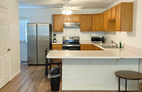 Macomb Maison | Cozy 2BR, 1BA Getaway in Macomb, IL