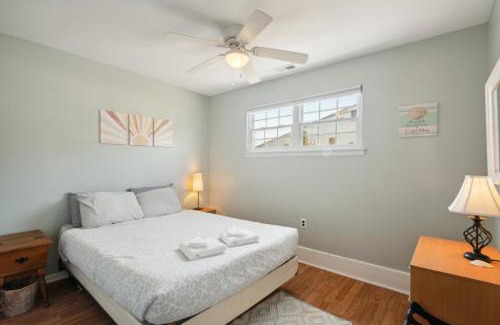 Village Green Appartement | Cozy 2BR Condo - Beachside Bliss with Yard Space condo