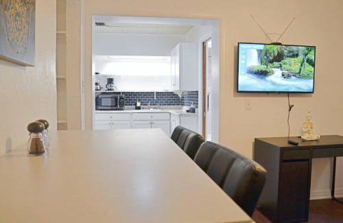 Conway Maison | Cozy 2br Getaway Work-ready & Pets Ok