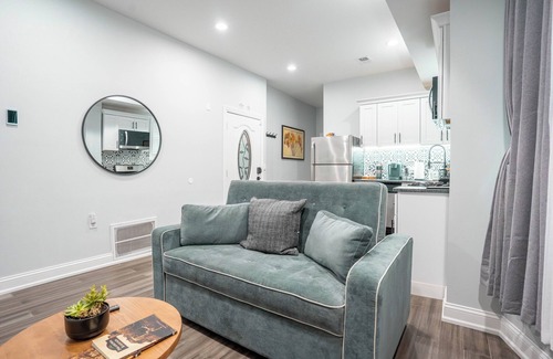 Garden Court Appartement | Cozy 2BR Loft 2nd Floor Retreat/The Loft@Cedar Park Philadelphia