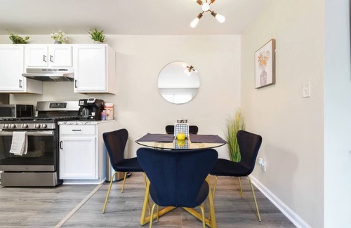 Newark Hôtel | Cozy 2BR Modern Free Parking ! 30 min to NYC !