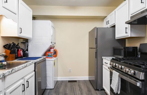 Newark Hôtel | Cozy 2BR Modern Free Parking ! 30 min to NYC !
