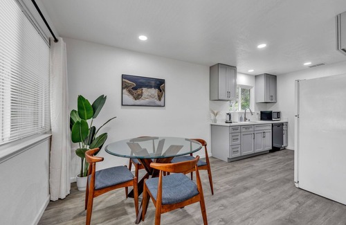 West San Jose Appartement | Cozy 2BR near Santana, w fast Wi Fi