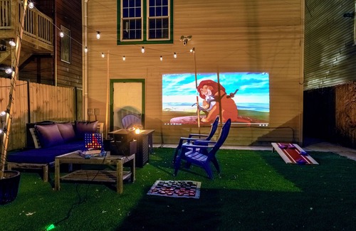 Avondale Appartement | Cozy 2BR + Office - Park Views, Backyard, & BBQ!