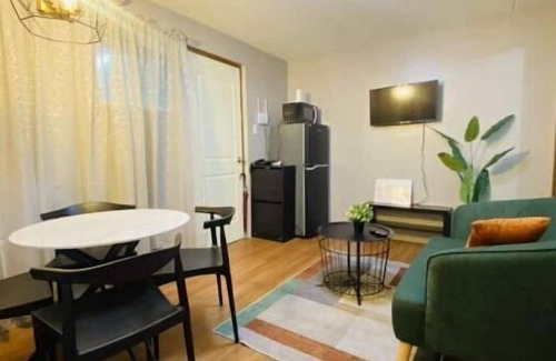 Pasig Copropriété | Cozy 2BR w/ Free Pool Access and Free Parking N224