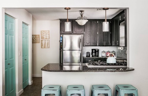 Central Oklahoma City Maison | Cozy 3 bdrm w/pool & hot tub!!