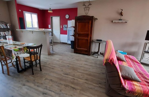 La Roche-Posay Maison | Maison de plain-pied avec jardin clôturé, proche Thermes St Roch - 3 chambres, WiFi, cuisine équipée