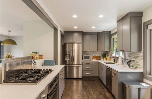 Portland Heights Maison | Cozy 3-bed house with Mt. St. Helens View in SW Hills Portland