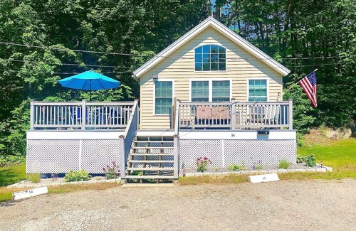 Laconia Cottage | Cozy 3-bedroom cabin on Lake Winnipesaukee!