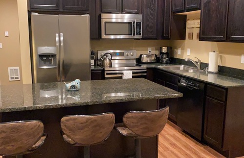 Burien Copropriété | Cozy 3 bedroom Condo on 2nd/Top floor