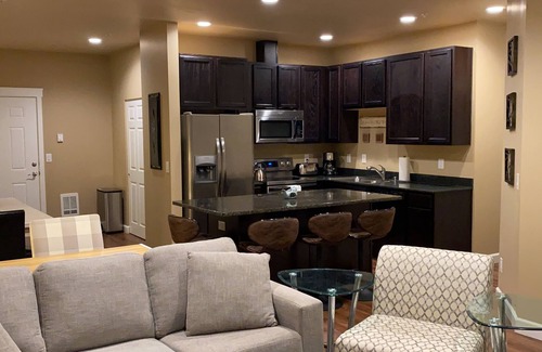 Burien Copropriété | Cozy 3 bedroom Condo on 2nd/Top floor