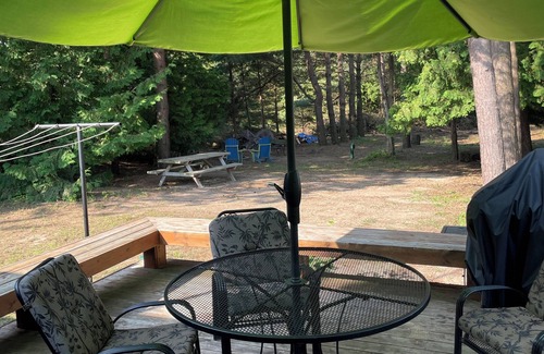 Lambton Shores Cottage | Cozy 3 bedroom cottage, short walk from the beach