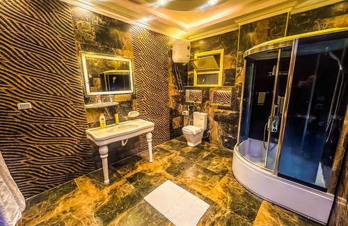 Giza Appartement | Cozy 3-bedroom apartment in charming Giza Pyramids Plateau with WiFi, AC.