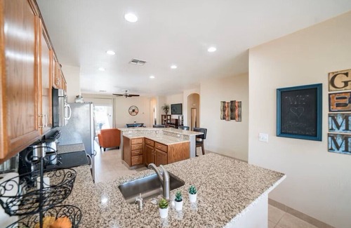 Coldwater Springs Maison | Cozy 3 bedroom home with private heated pool on a golf course with mountain view