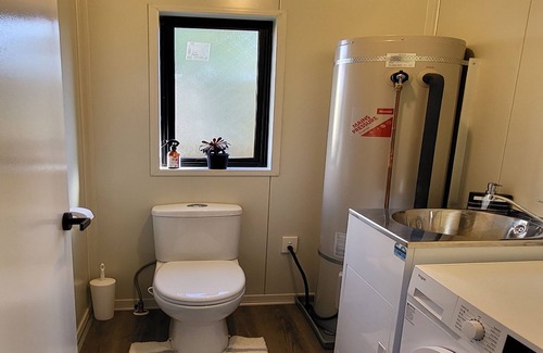 Trentham Maison | Cozy 3-bedroom house in enjoyable Upper Hutt with WiFi, AC