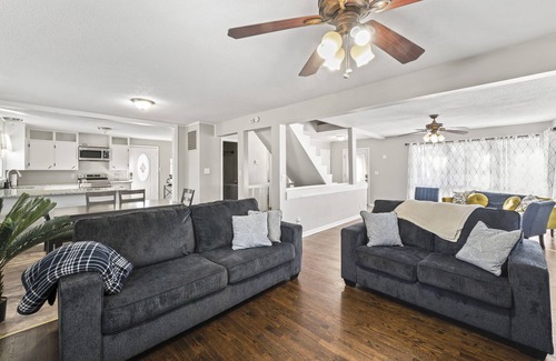 Baldwin City Maison | Cozy 3 bedroom in Baldwin City, close to Baker, great for families & friends!