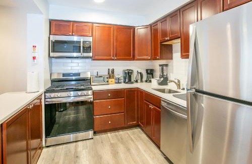 Nauck Appartement | Cozy 3 Bedroom Min to National Mall Great Location and Free Parking