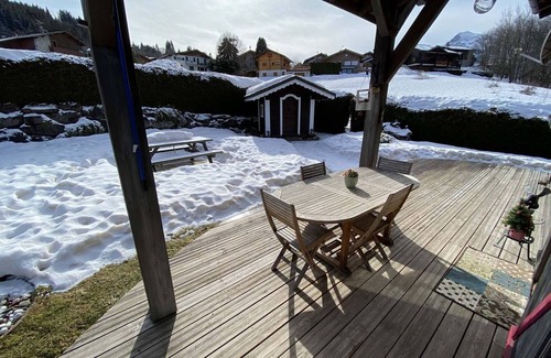 Les Carroz-d'Araches Chalet De Ski | Cozy 3-BR Chalet in Quiet Area - Near Slopes, Fireplace, WiFi, Garage