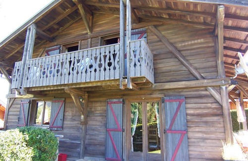 Les Carroz-d'Araches Chalet De Ski | Cozy 3-BR Chalet in Quiet Area - Near Slopes, Fireplace, WiFi, Garage