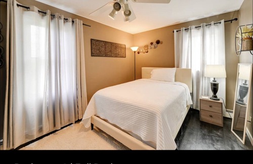 North Babylon Maison | Cozy 3 BR Near Belmont State Park- 4 min Drive
