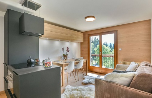 Les Gets Appartement | Charmant T2 + cabine, proche pistes et centre, balcon, cheminée, WIFI, parking, 4-5 pers.