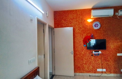 Kodambakkam Appartement | Cozy 3BHK - Heart of Vadapalani in Gated Community