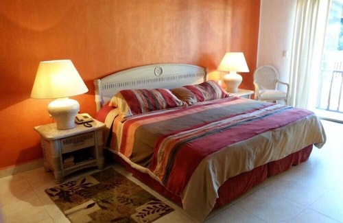 South Hotel Zone Hôtel | Cozy 3BR Condo with Private Balcony and Views