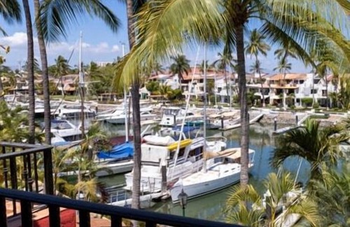 Isla Iguana Maison | Cozy 3BR House - Front of Marina- Pool