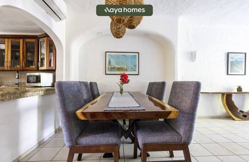 Isla Iguana Maison | Cozy 3BR House - Front of Marina- Pool