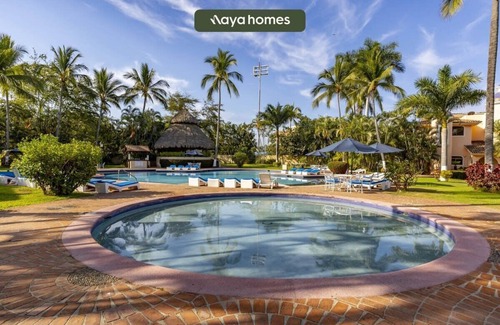Isla Iguana Maison | Cozy 3BR House - Front of Marina- Pool