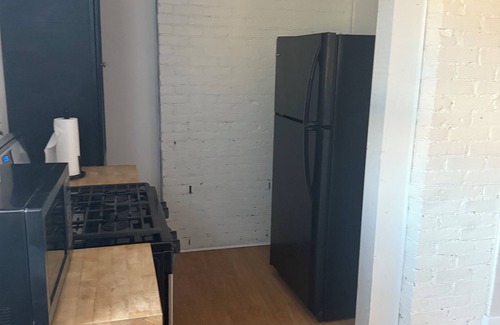 Buffalo Maison | Cozy 3BR Lower Unit home in South Buffalo Near Downtown
