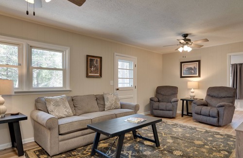 Lyndhurst Cabine | Cozy 3BR Mtn Cabin~newly updated w/woodstove