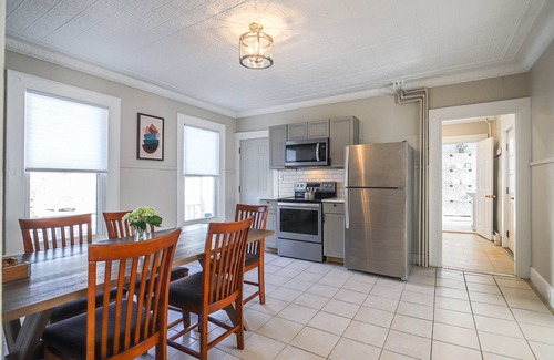 Westbrook Appartement | Brookside Bliss: A Cozy Westbrook Getaway!