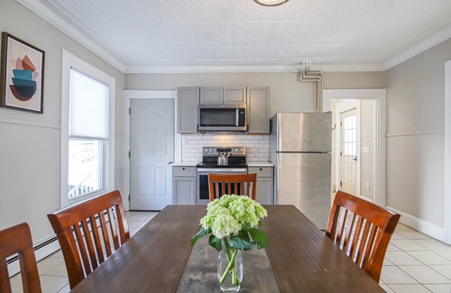 Westbrook Appartement | Brookside Bliss: A Cozy Westbrook Getaway!