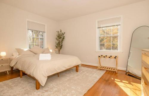 White Oak Appartement | Cozy 4 BD Retreat w Free Parking