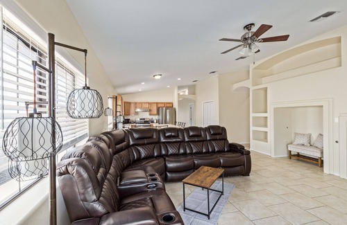 Drexel Heights Maison | Cozy 4 bedroom home. Just minutes to Downtown Tucson
