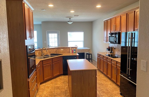 San Antonio Maison | Cozy 4-bedroom house in delightful San Antonio with AC, WiFi
